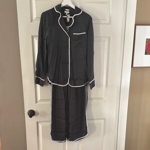 NWT Aerie Black Satin Pajama Set with White Contrast Piping Trim